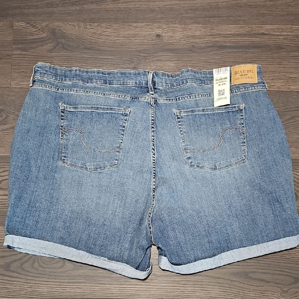 Signature by Levi Strauss Women's Classic Blue Jean Shorts